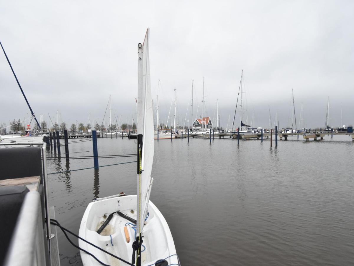 Beautiful Houseboat In The Harbour Of Volendam Near Centre Hotel Exterior photo